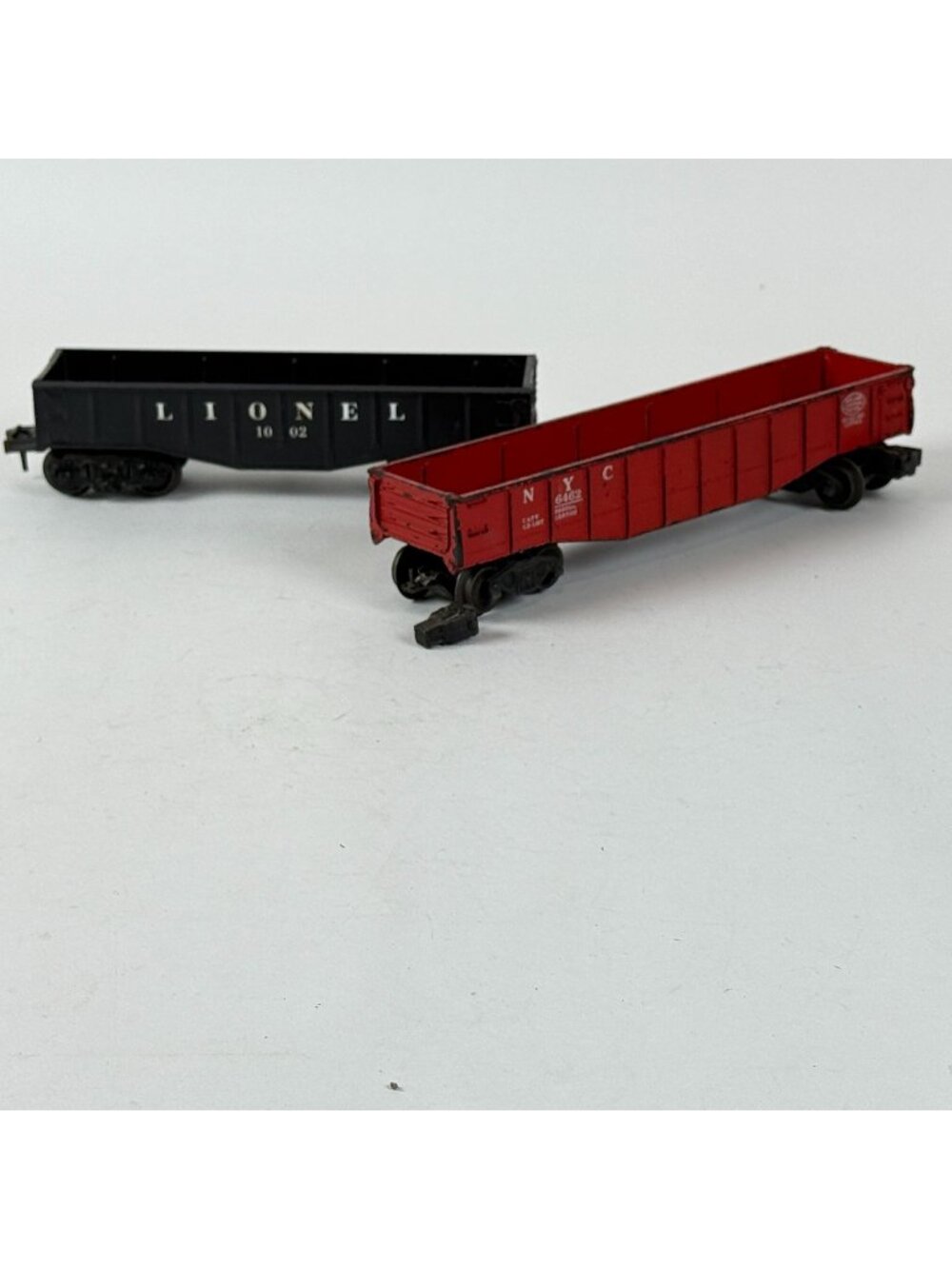Lionel O Gauge Gondola Cars 6462 NYC Red & 1002 Black Vintage Trains